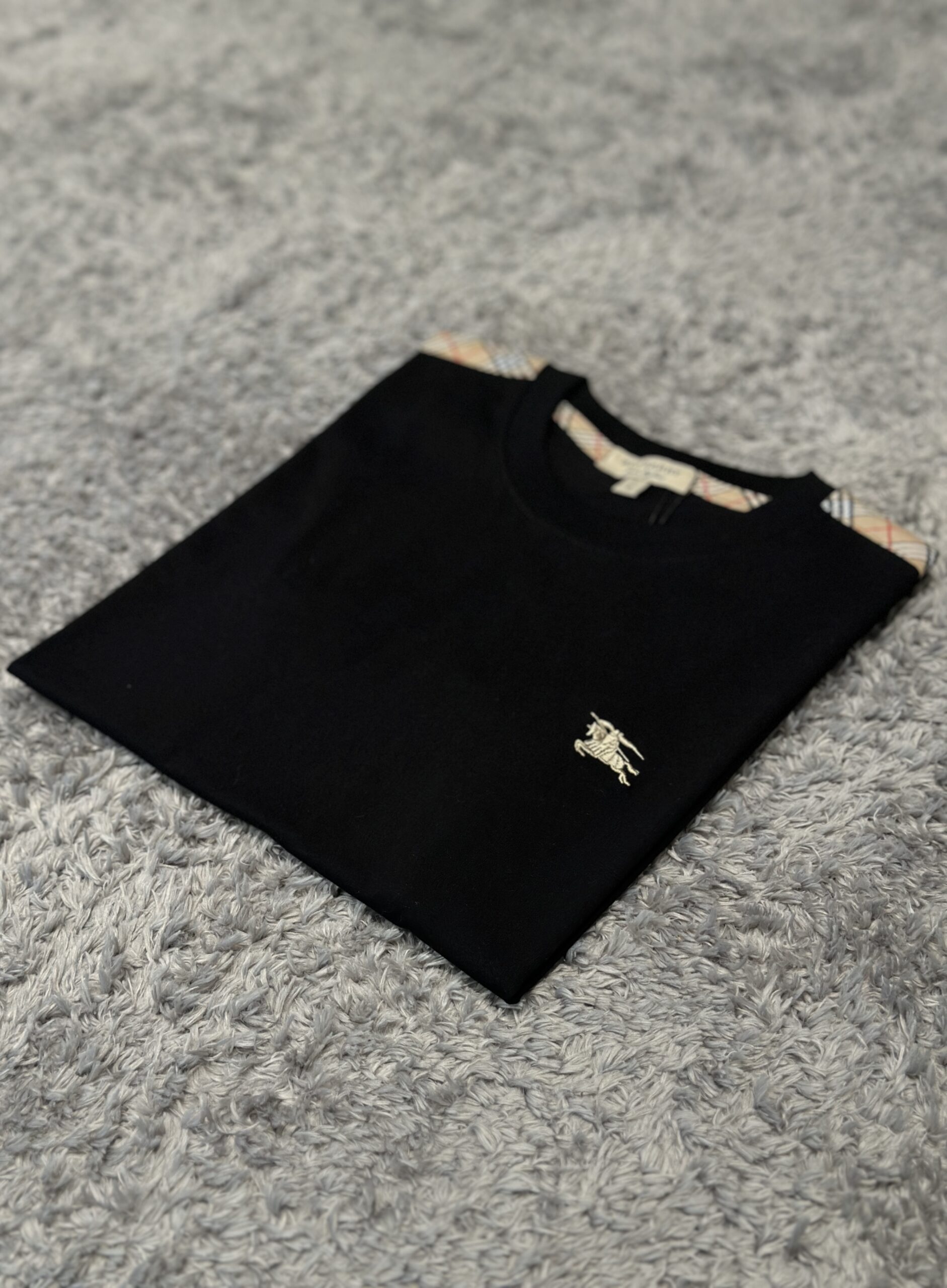 Camiseta Burberry Premium | Lino Conceito